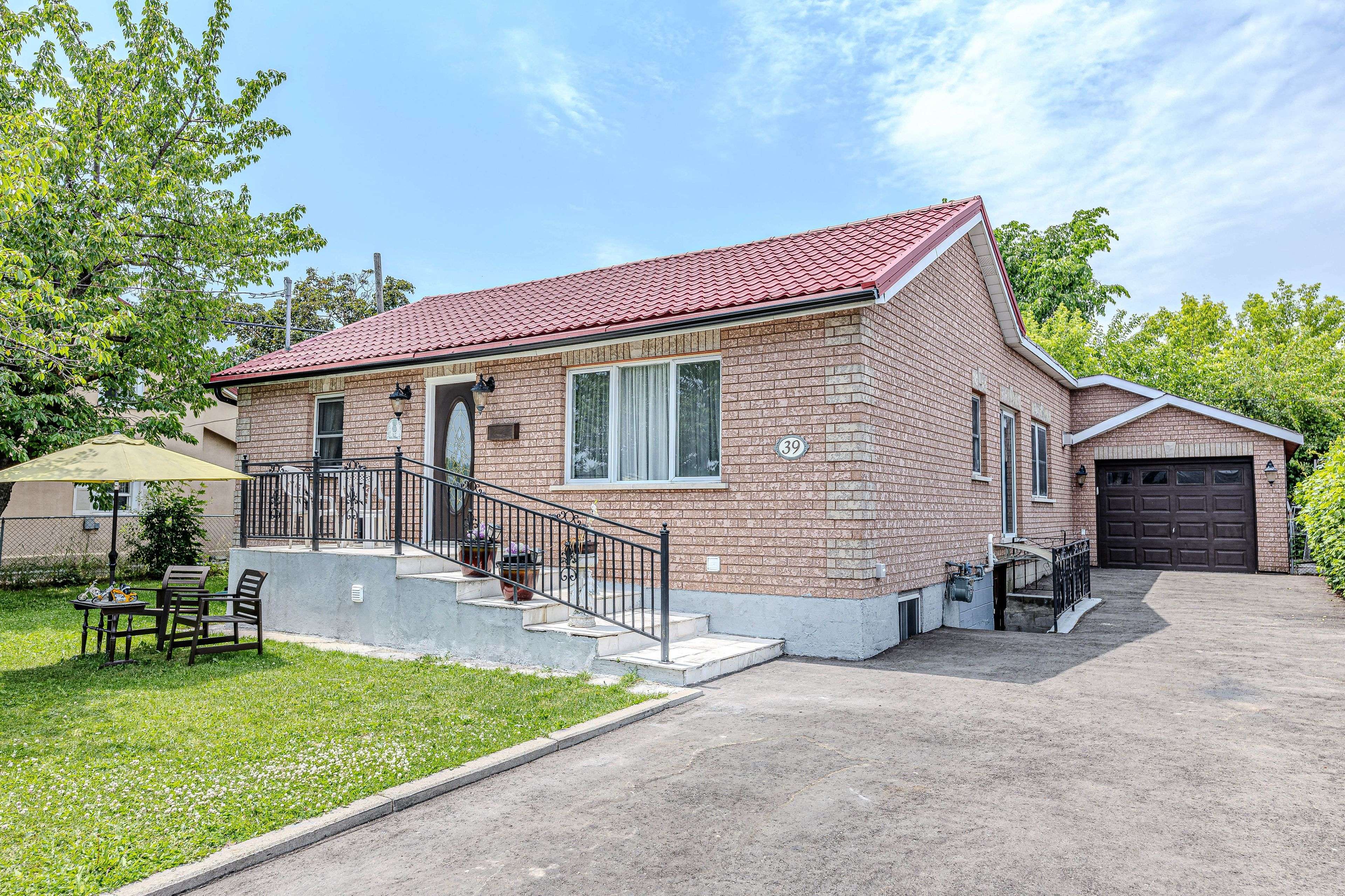 Mississauga, ON L4T 1J6,39 Harrow ST