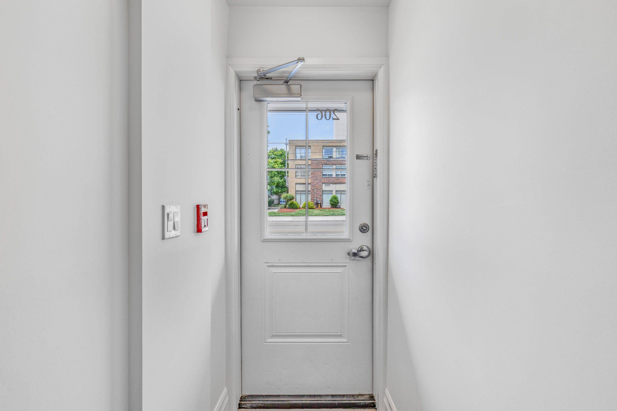 Mississauga, ON L5E 1C7,760 Lakeshore RD E #206
