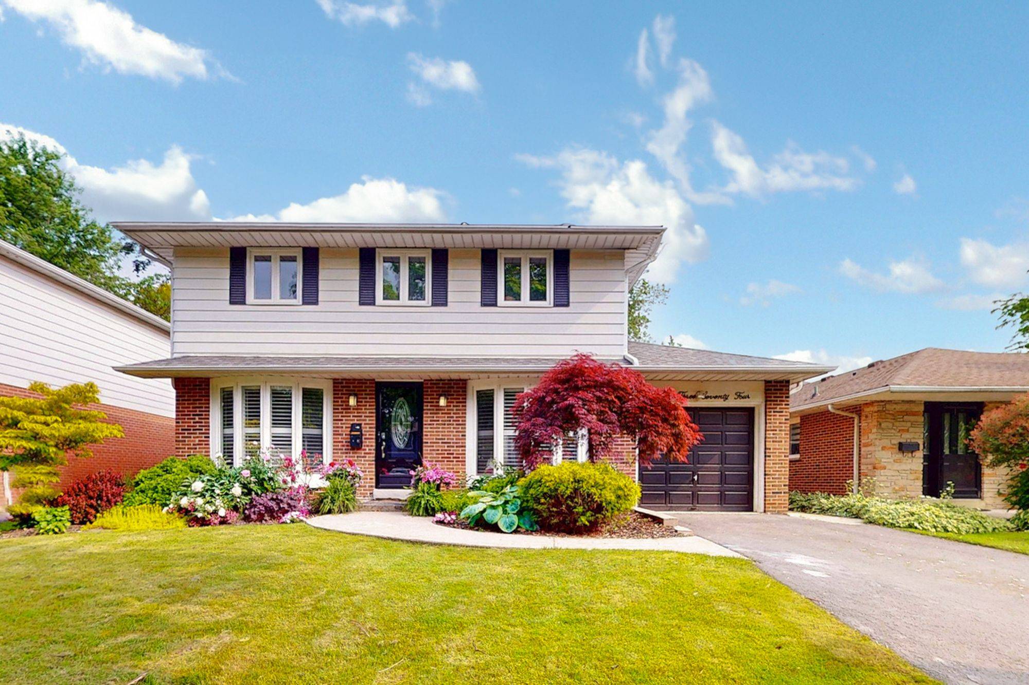 2374 Woking CRES, Mississauga, ON L5K 1Z7