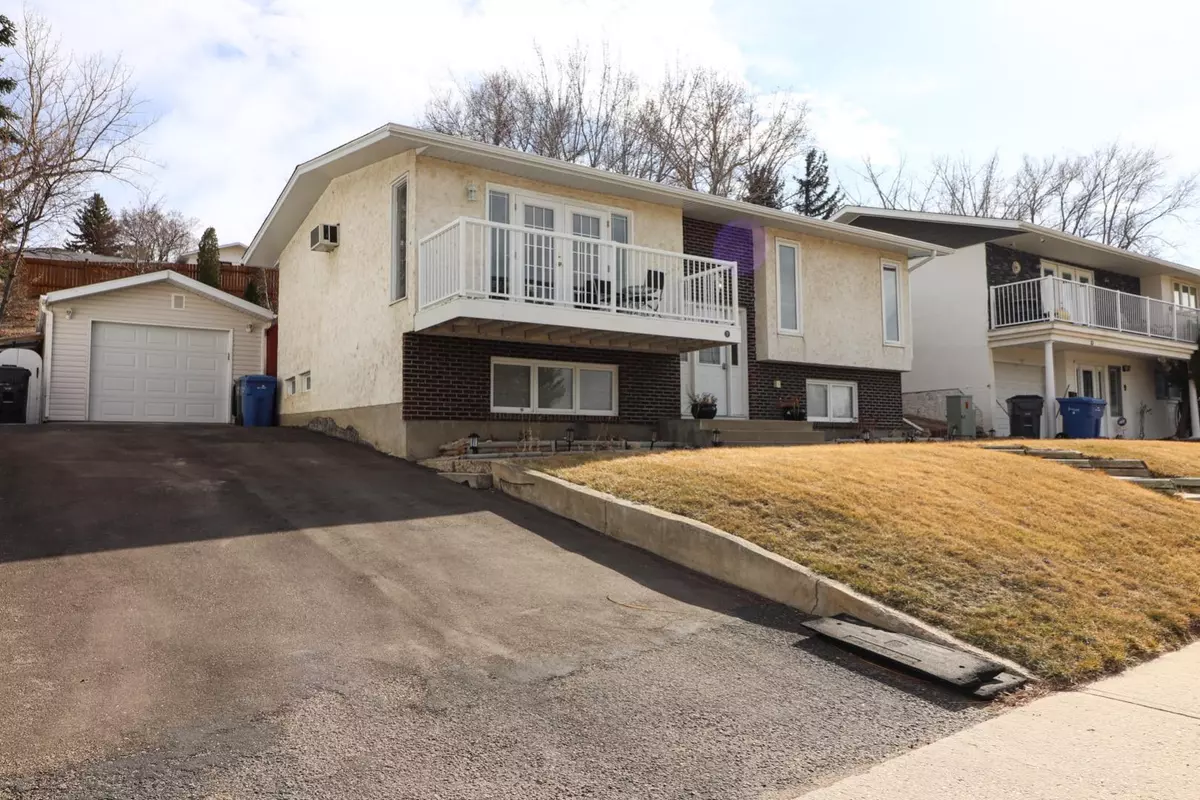 Medicine Hat, AB T1A 7K5,7 Valleyview DR Southwest