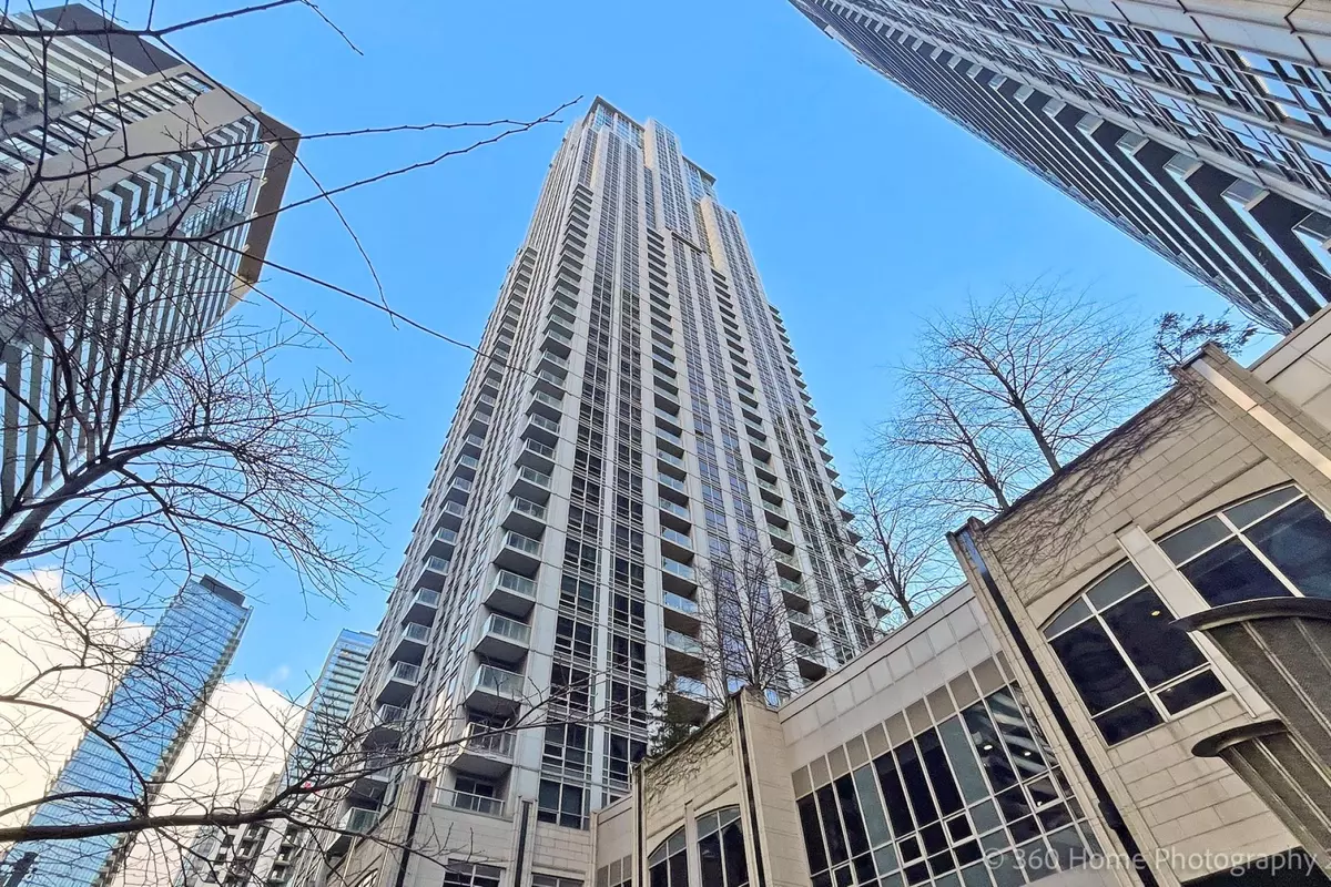 Toronto C01, ON M5G 2R3,763 Bay ST #1015