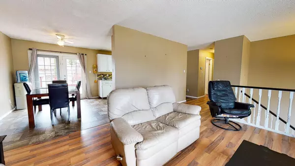 Medicine Hat, AB T1A 7K5,7 Valleyview DR Southwest