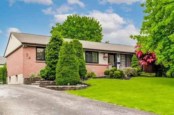 54 Montgomery AVE, Whitby, ON L1M 1B1