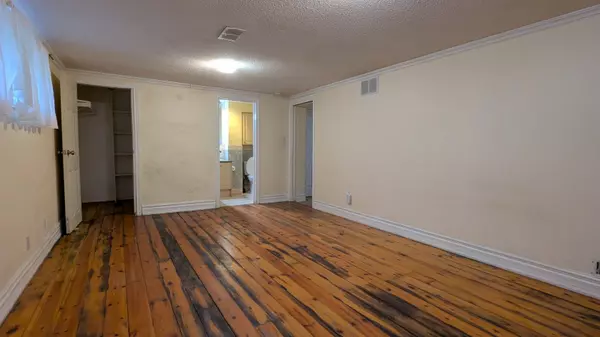 Richmond Hill, ON L4C 1B5,377 Centre ST E #Bsmt