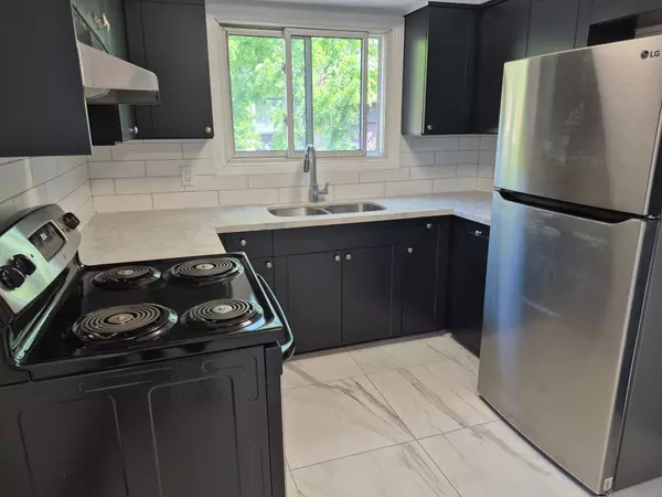 Toronto W06, ON M8W 1M6,9 Branch AVE #Lower