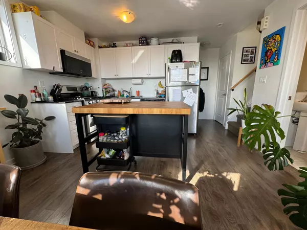 Toronto W05, ON M3K 0A4,60 Winston Park BLVD #64