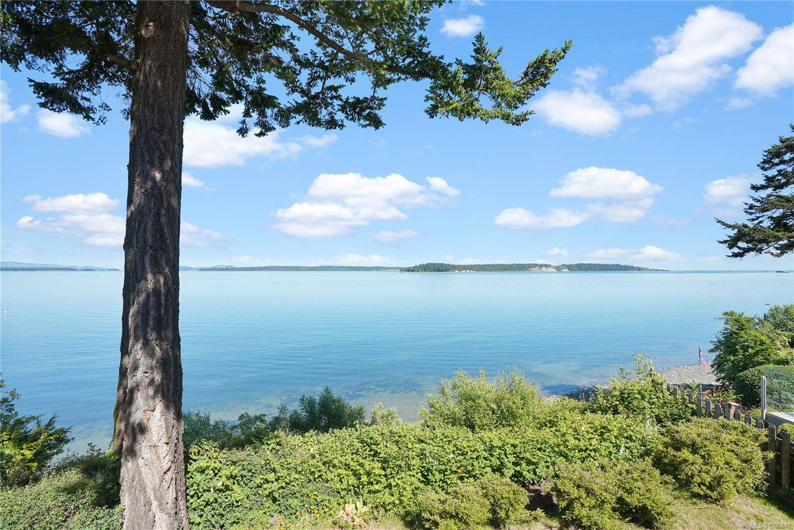 North Saanich, BC V8L 1M8,8693 Lochside Dr