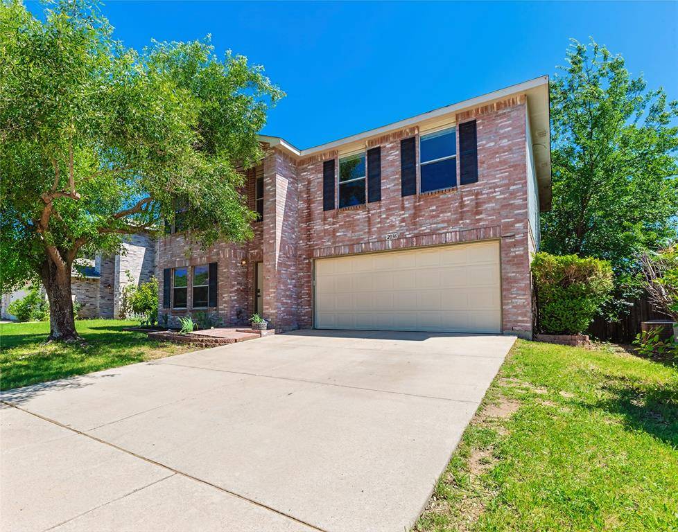 2036 Shawnee Trail, Fort Worth, TX 76247