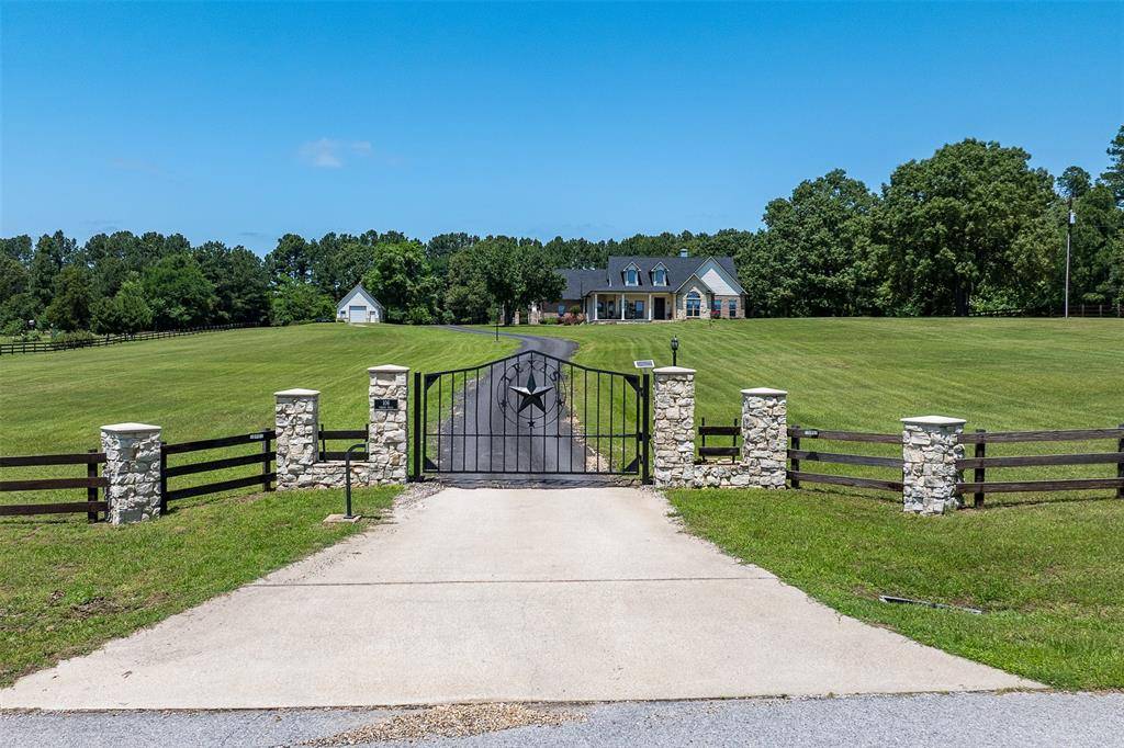 106 Timber Hill Drive, Athens, TX 75751