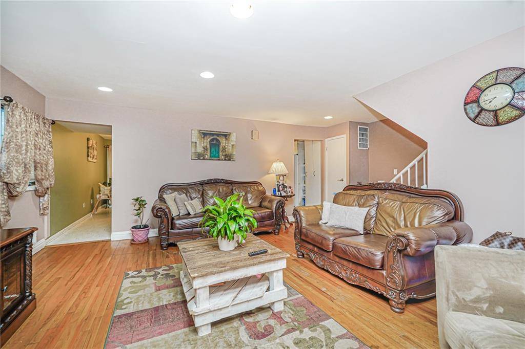 Staten  Island, NY 10312,443 Ridgewood AVE