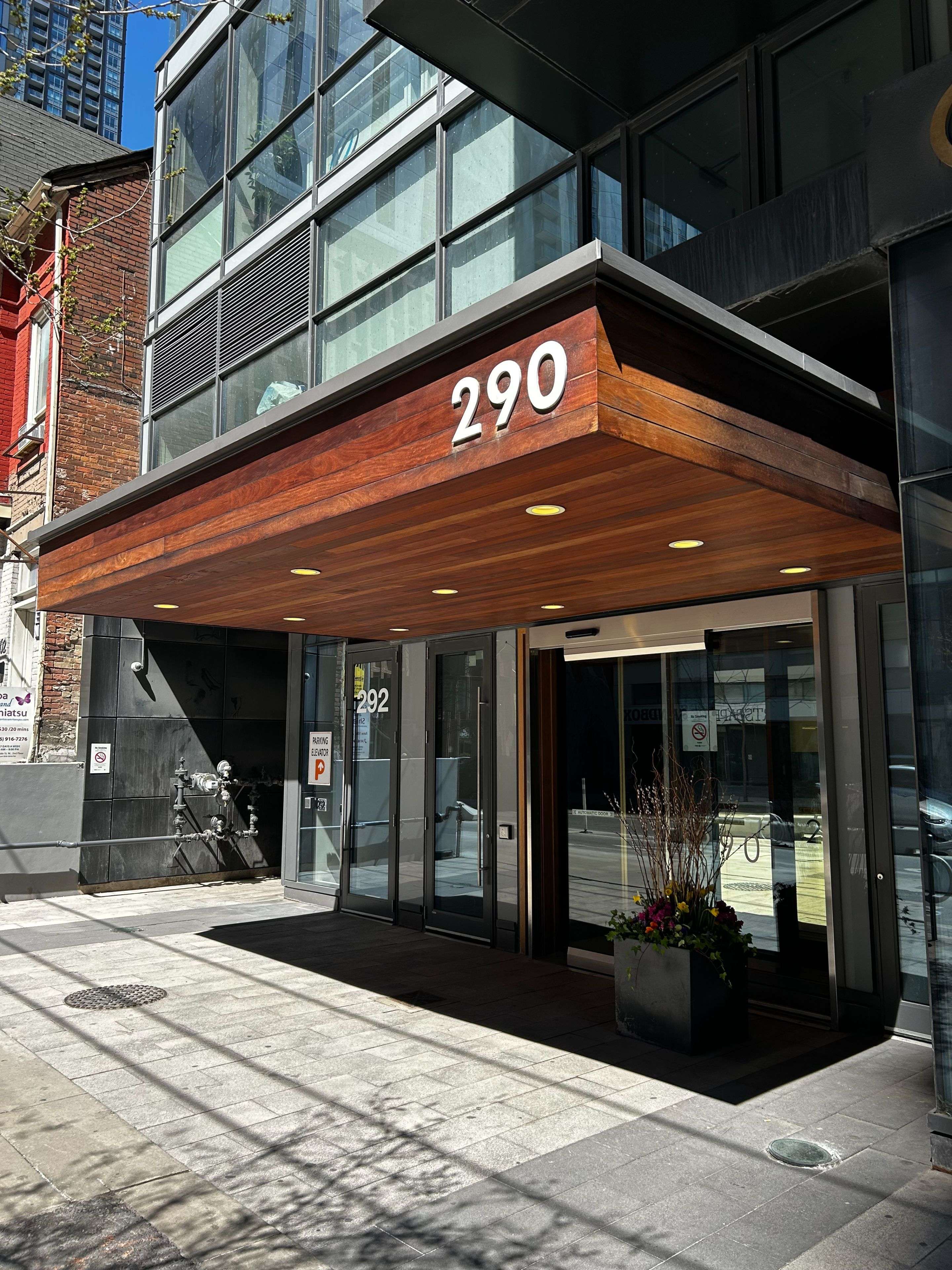 Toronto C01, ON M5V 1P6,290 Adelaide ST #3507