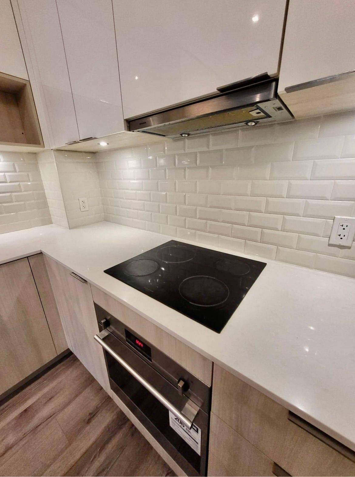 Toronto C15, ON M2J 0E2,52 Forest Manor RD #613