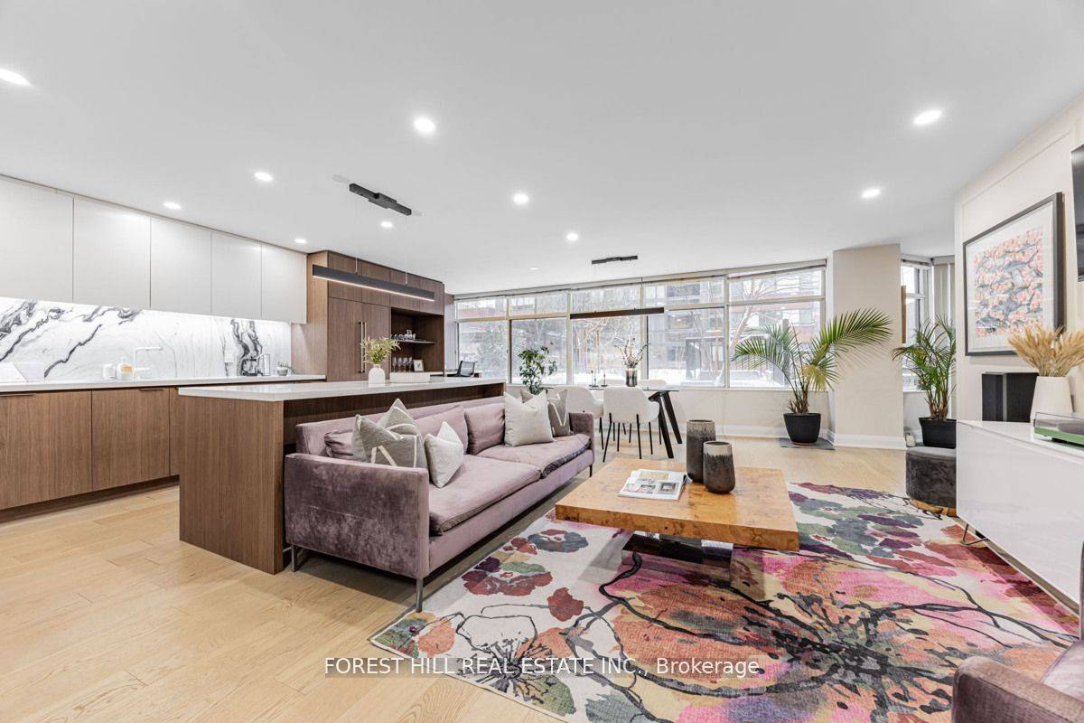 Toronto C02, ON M4W 3P5,900 Yonge ST #201