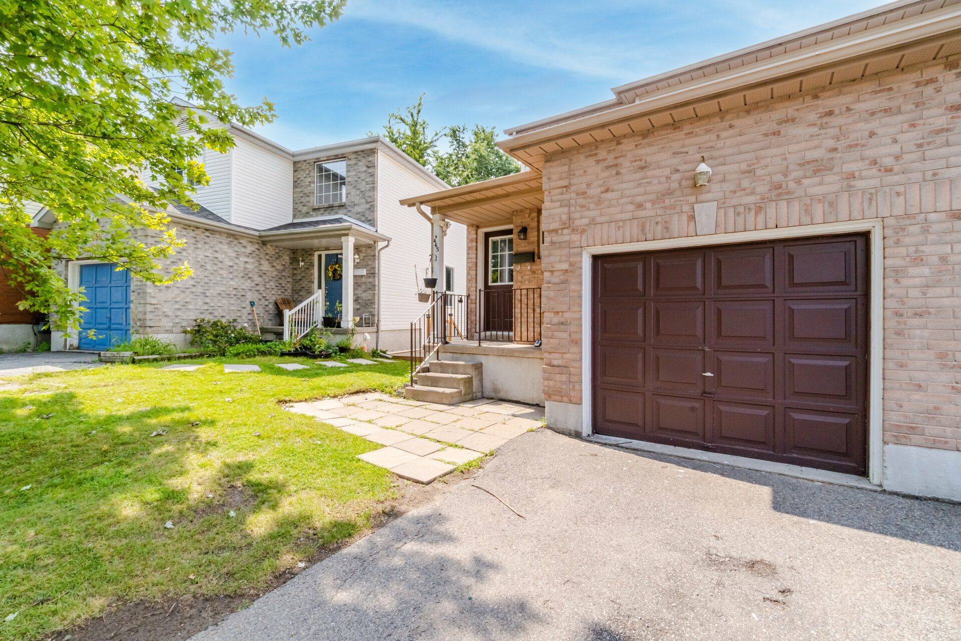 Oshawa, ON L1K 1Y6,465 Cobblehill DR