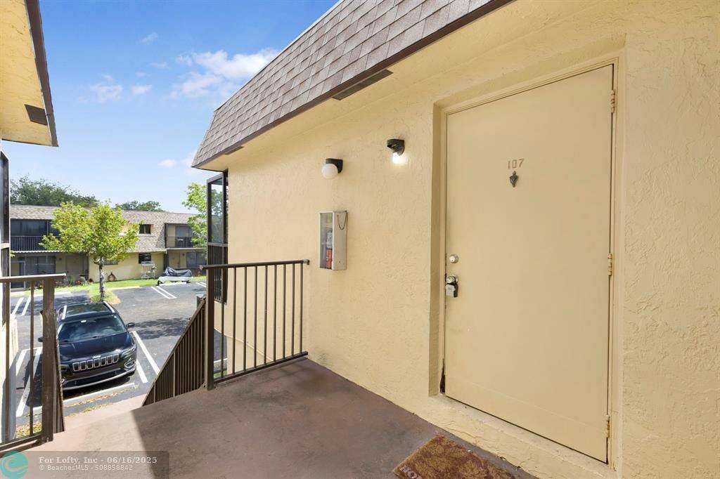 Pompano Beach, FL 33060,1325 S Flagler Ave  #107