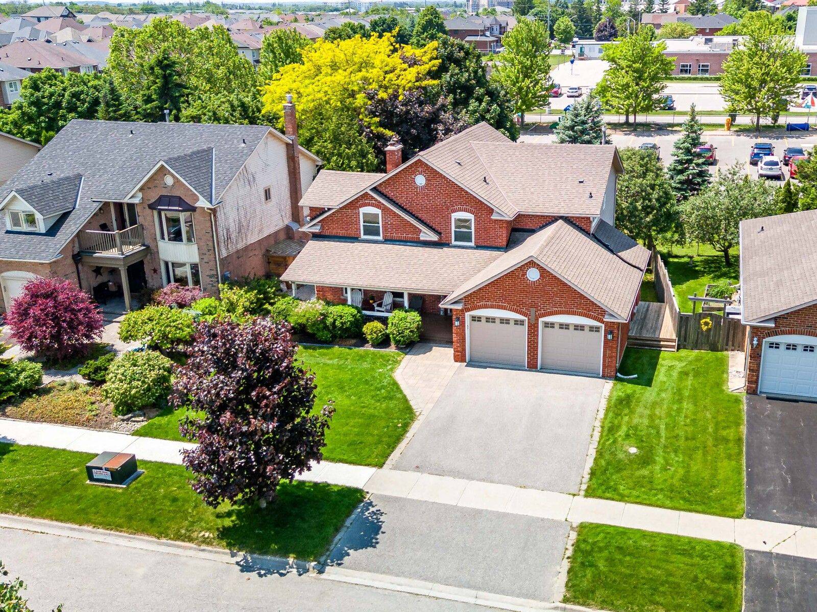 Whitchurch-stouffville, ON L4A 7Y2,116 Beryl AVE