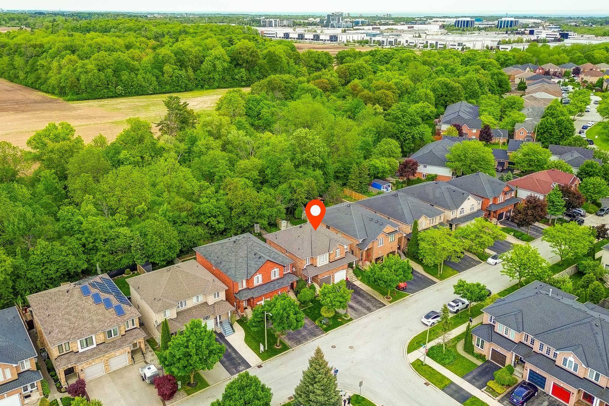 Burlington, ON L7L 6R1,1793 Creek WAY N