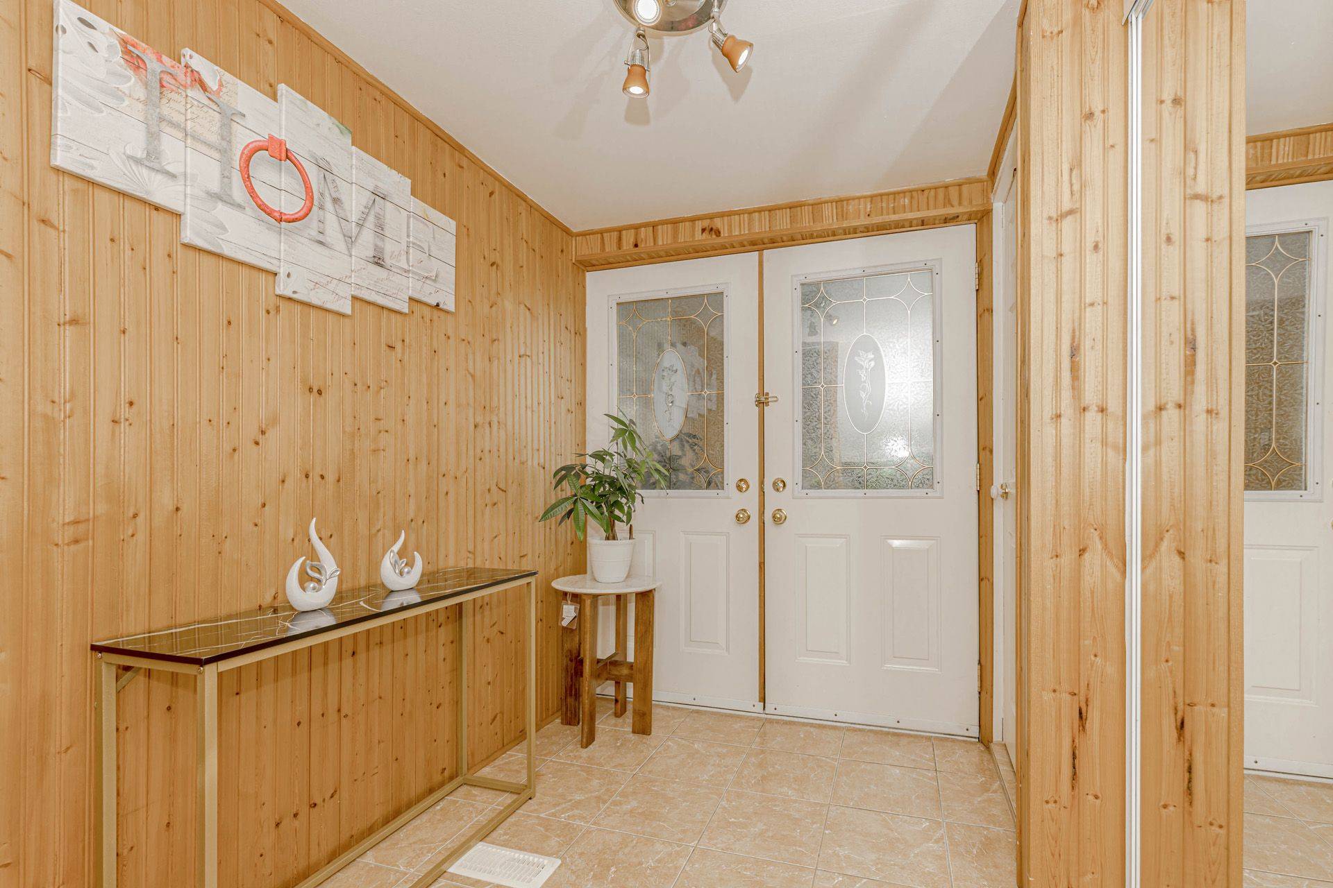 Mississauga, ON L5A 3M8,400 Bloor ST #8