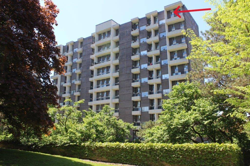 35 Ormskirk AVE #922, Toronto W01, ON M6S 1A8