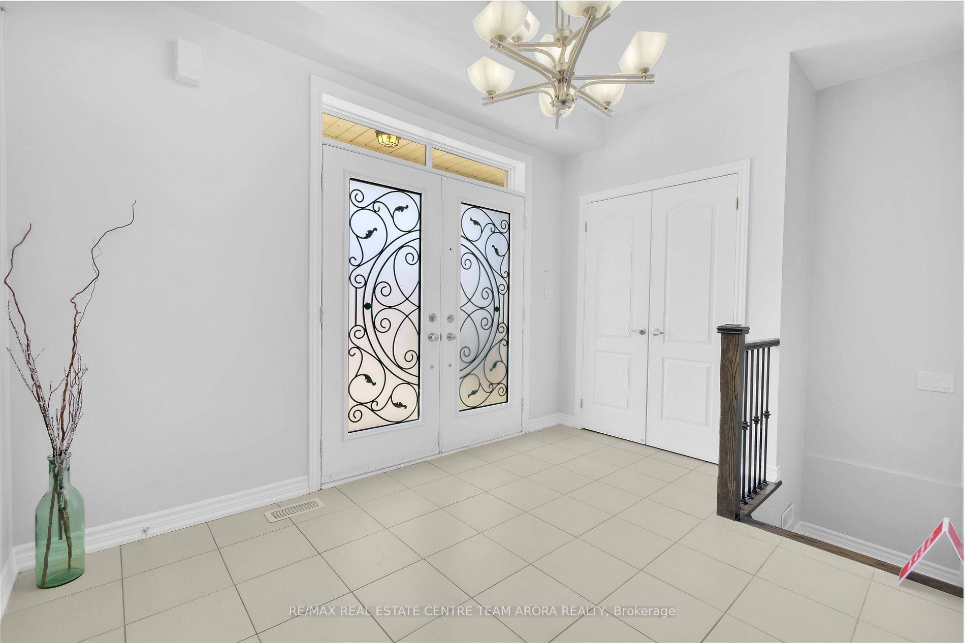 Brampton, ON L6X 5L1,14 Canary Close