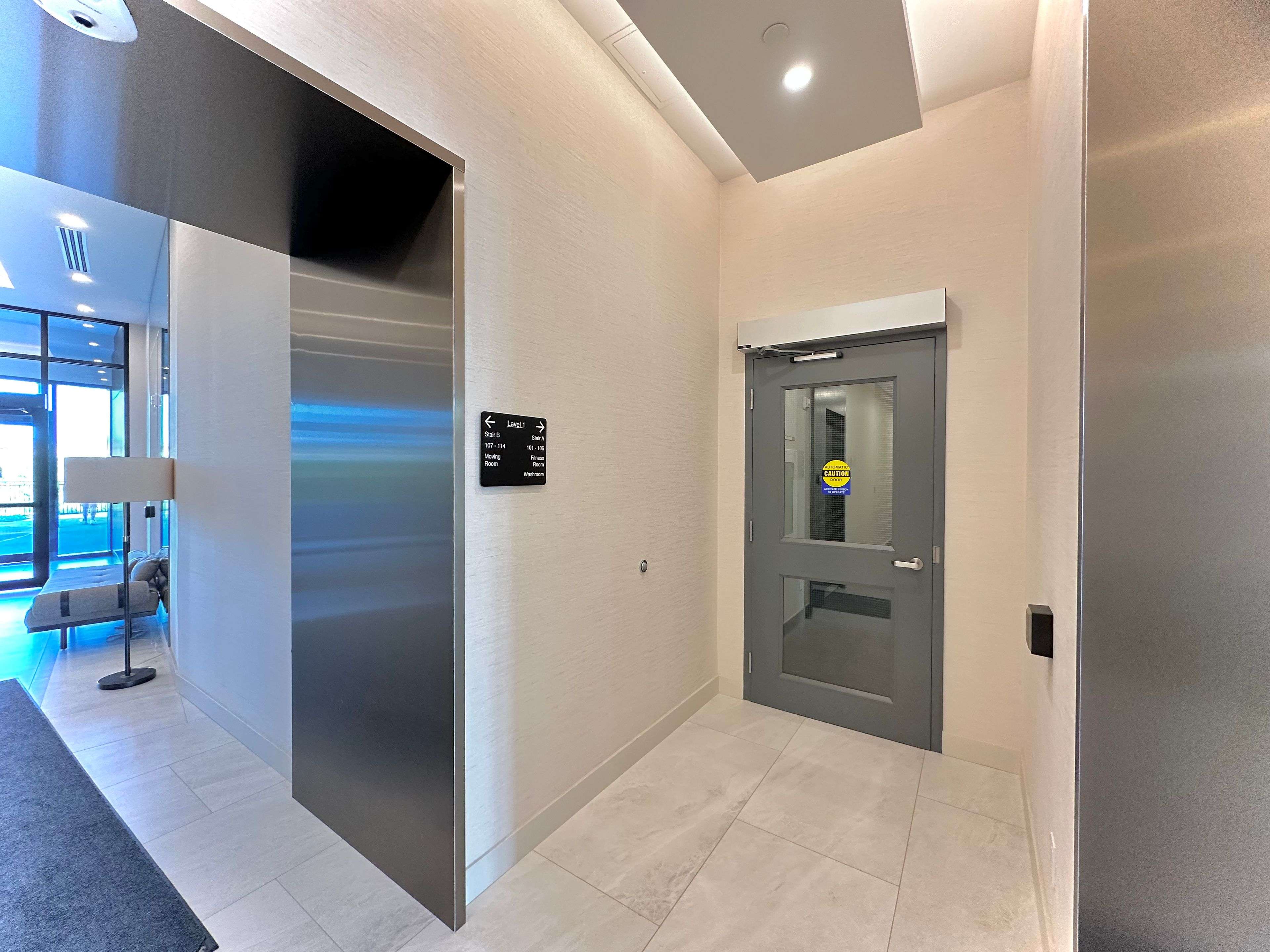 Oakville, ON L6M 1S1,3265 Carding Mill TRL #206