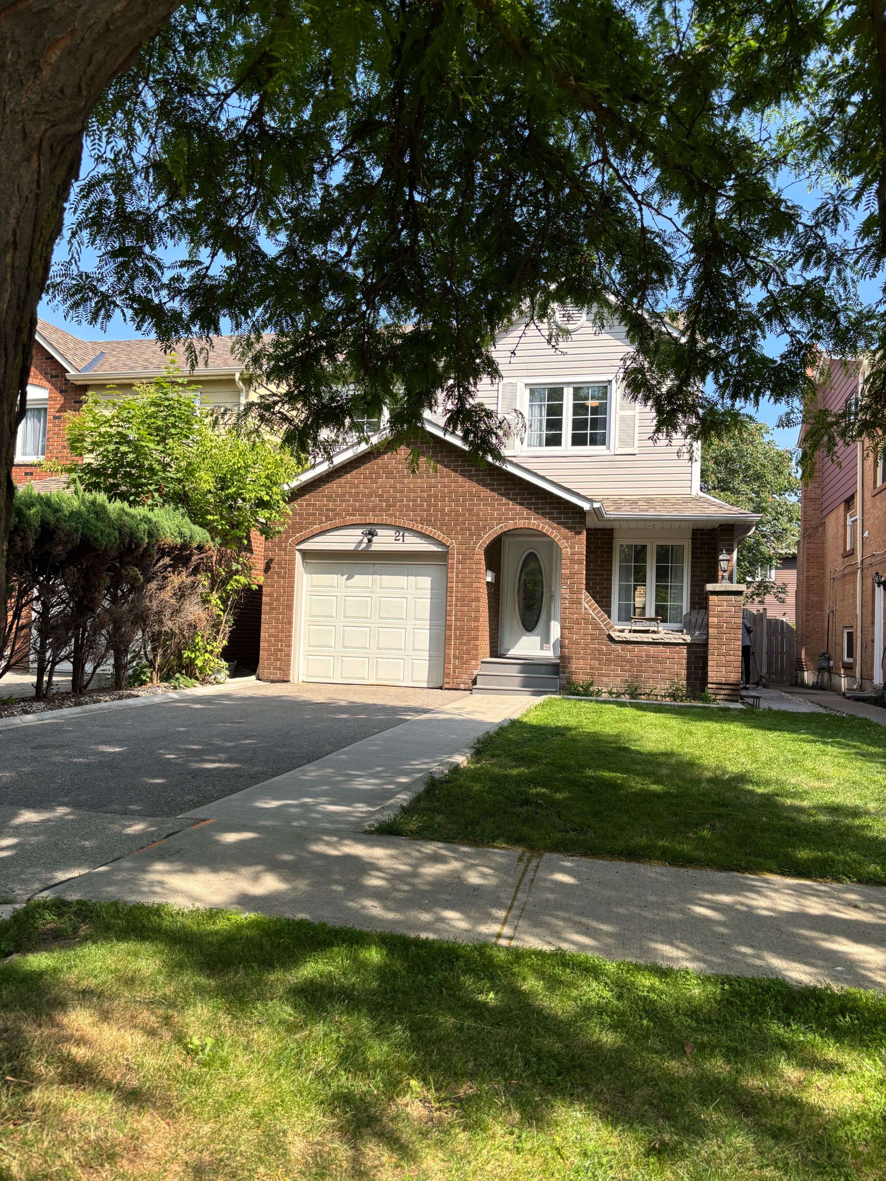 Brampton, ON L6X 2S7,21 Slater CIR