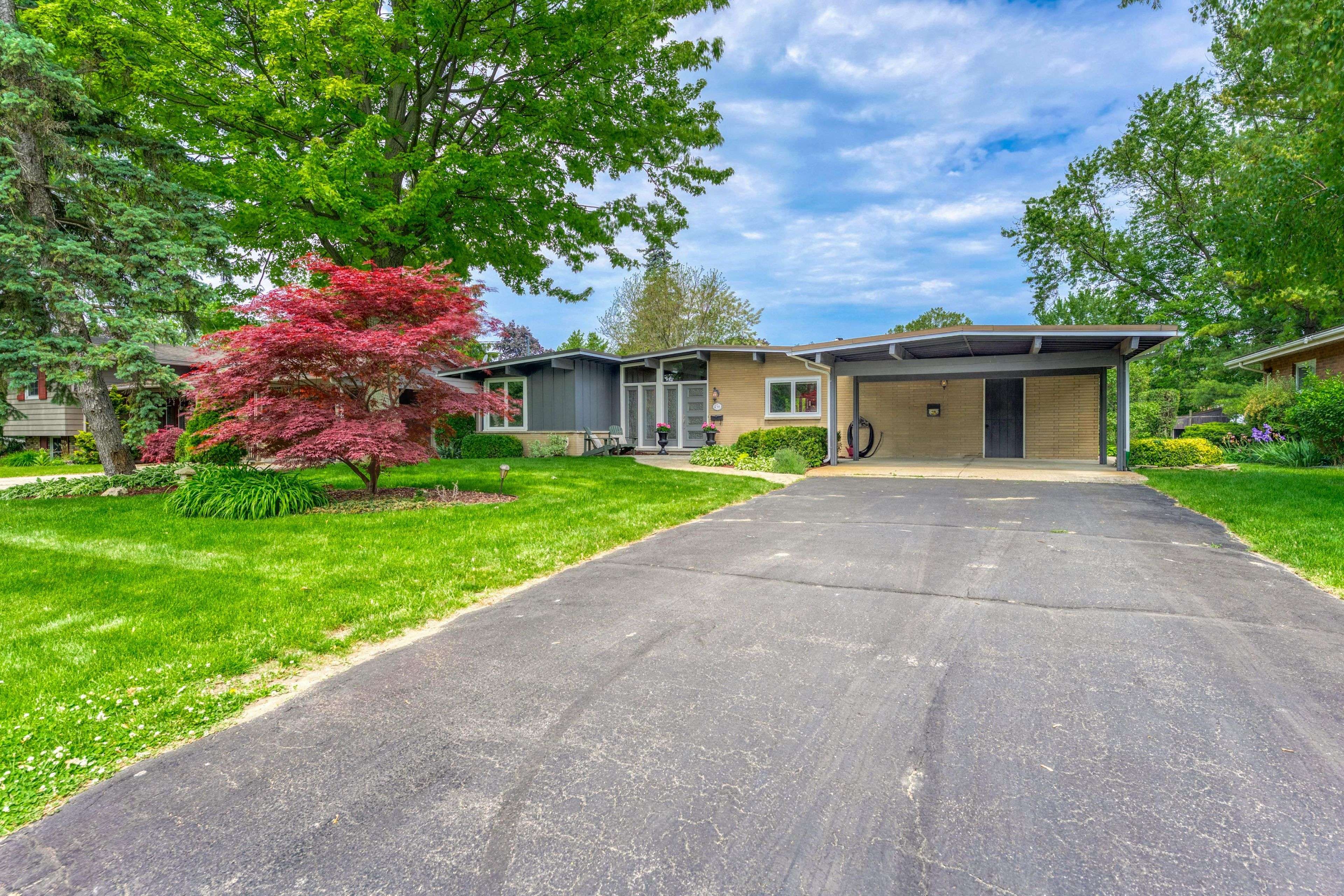 Sarnia, ON N7V 2S5,456 Lakeshore RD