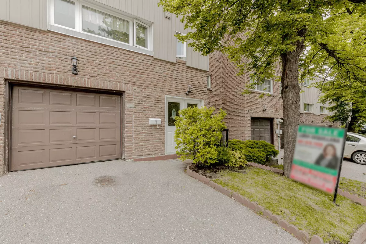 Mississauga, ON L5A 3M8,400 Bloor ST #8