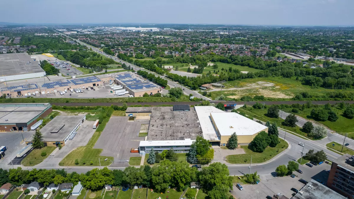 Brampton, ON L6X 1Y9,2-8 Holtby AVE