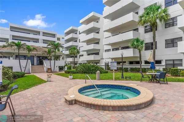 Deerfield Beach, FL 33441,330 SE 20 Ave #205