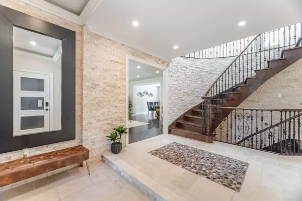 Mississauga, ON L5K 2K4,2579 Kenna CT
