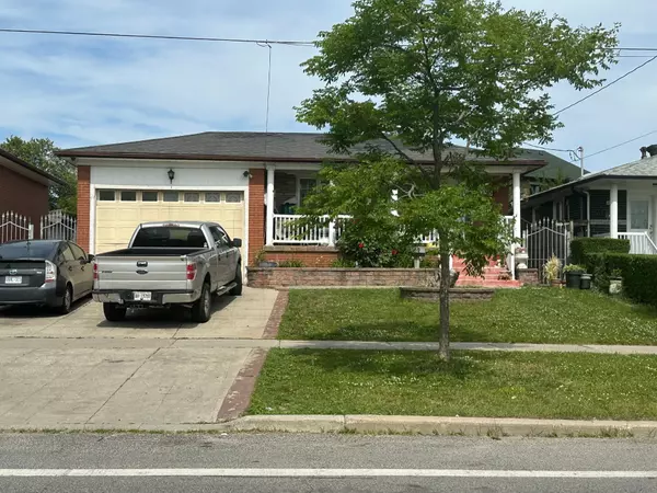 355 Sentinel RD #Main, Toronto W05, ON M3J 1V1