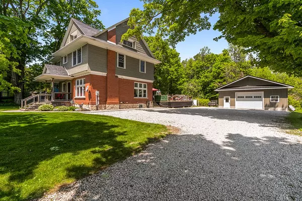 136 Queen ST W, South Bruce Peninsula, ON N0H 1P0