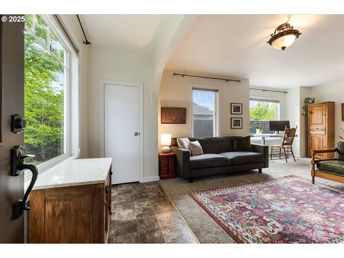 Newberg, OR 97132,114 W 4TH ST
