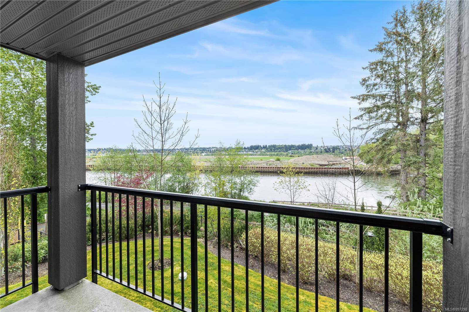 1944 Riverside Lane #202,  Courtenay,  BC V9N 0E5