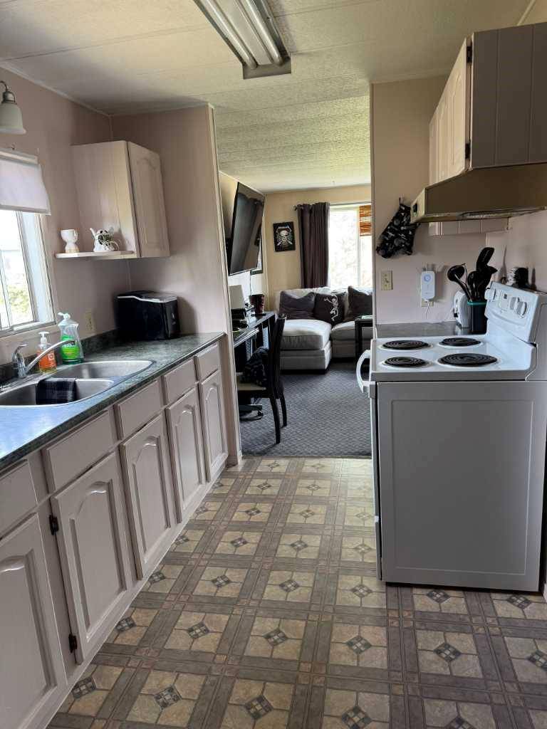 Hythe, AB T0H 2C0,9741 107 ST