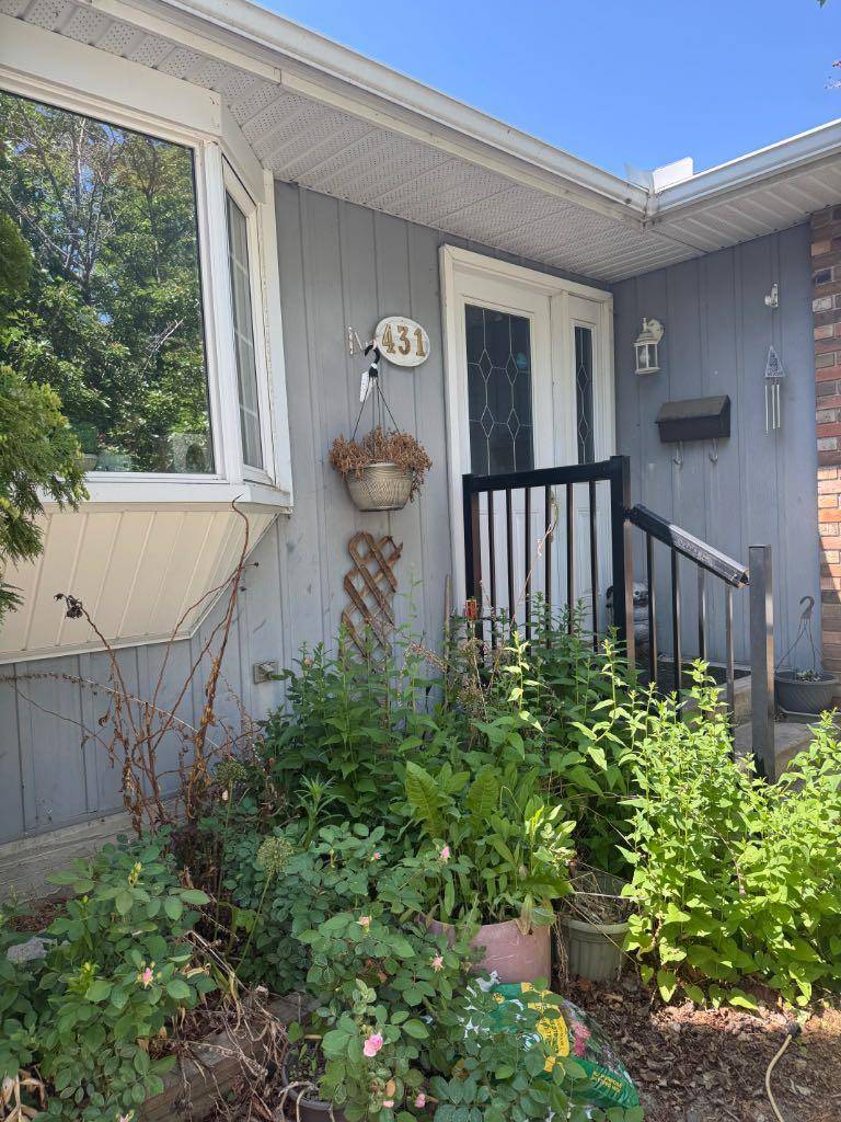Calgary, AB t2w4h2,431 Queen Charlotte DR SE