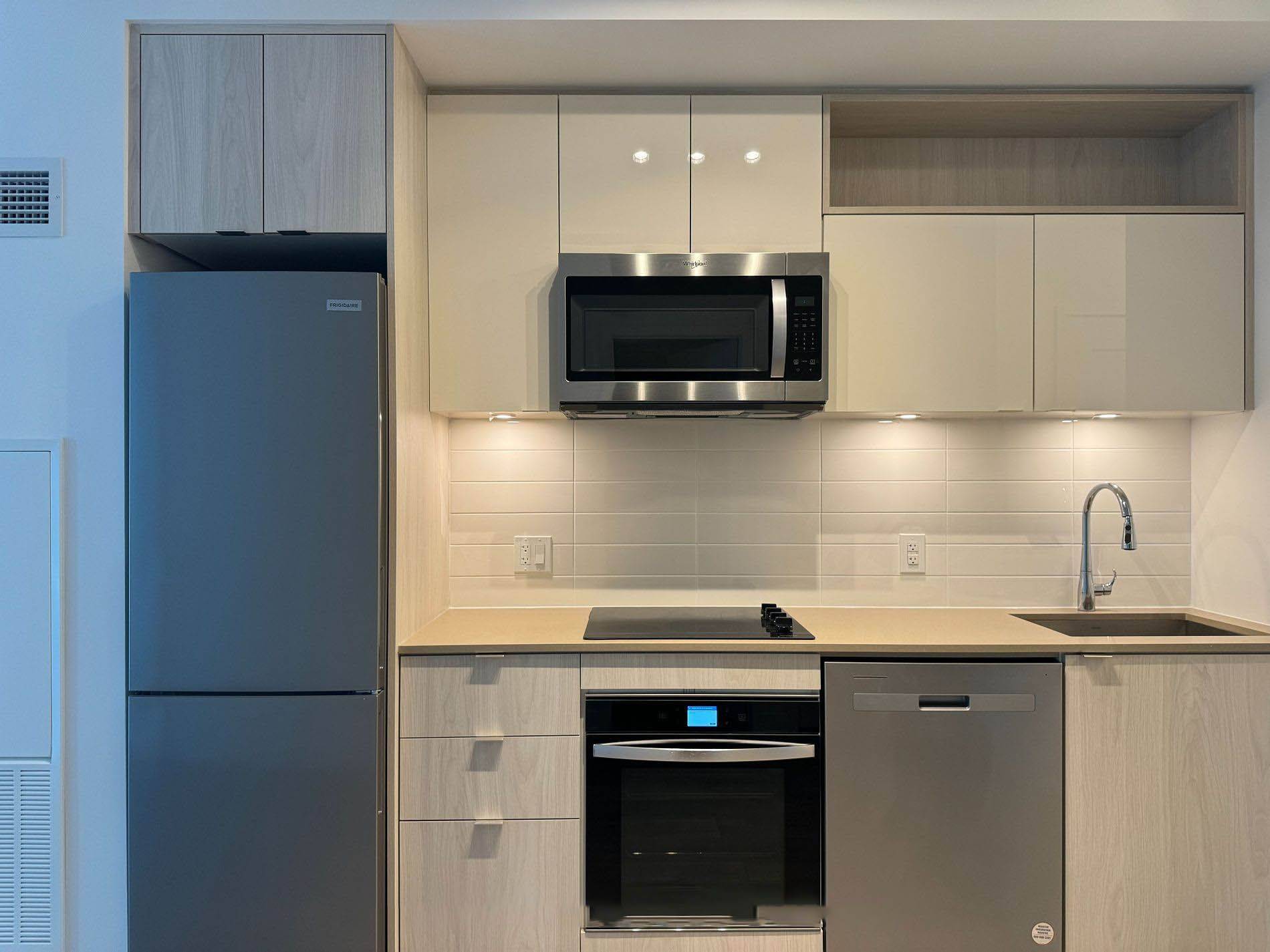 60 Princess ST #1033 SE, Toronto C08, ON M5A 2C7