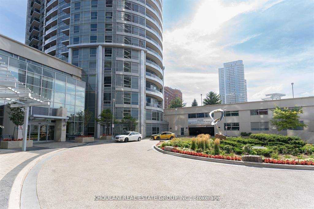 Toronto E07, ON M1S 0G4,135 Village Green SQ #3923