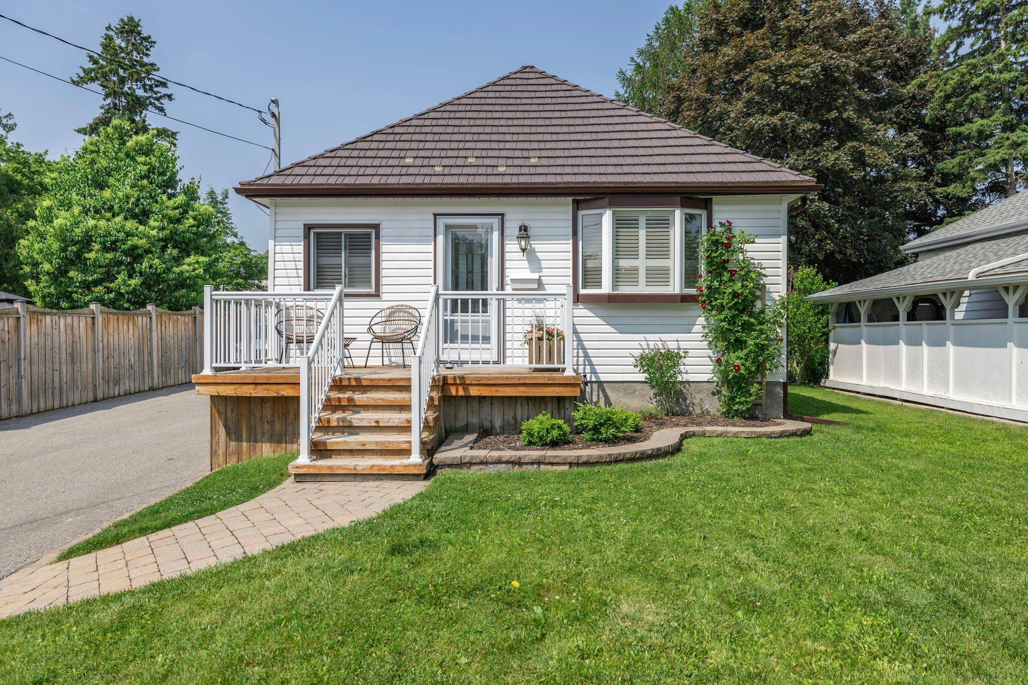 Whitby, ON L1N 4C5,514 Perry ST