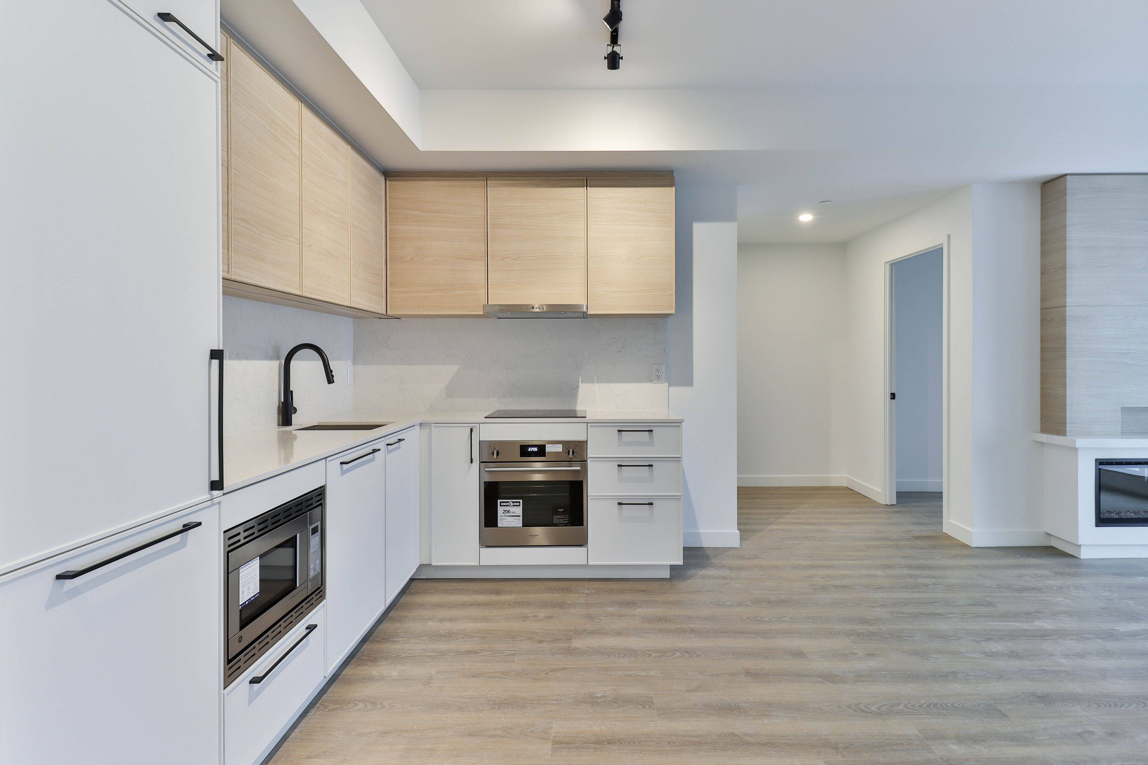 Toronto E02, ON M4L 0B7,1050 Eastern AVE #444