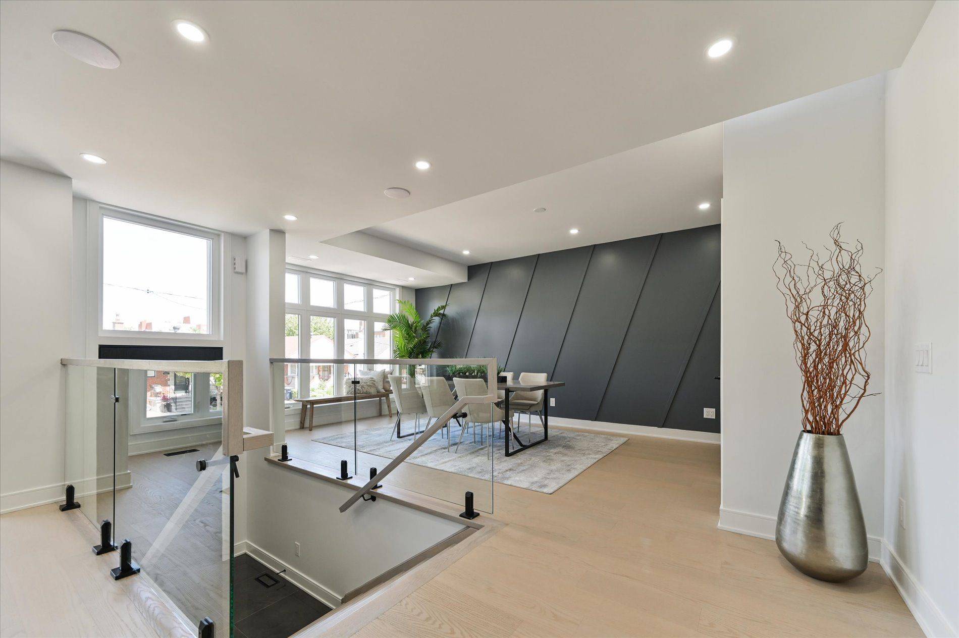 Toronto E03, ON M4C 4A5,354 Woodmount AVE