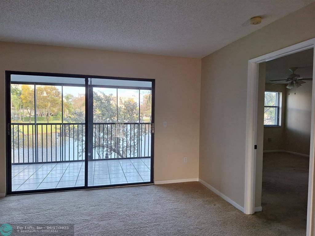 Pompano Beach, FL 33069,2334 S Cypress Bend Dr  #202