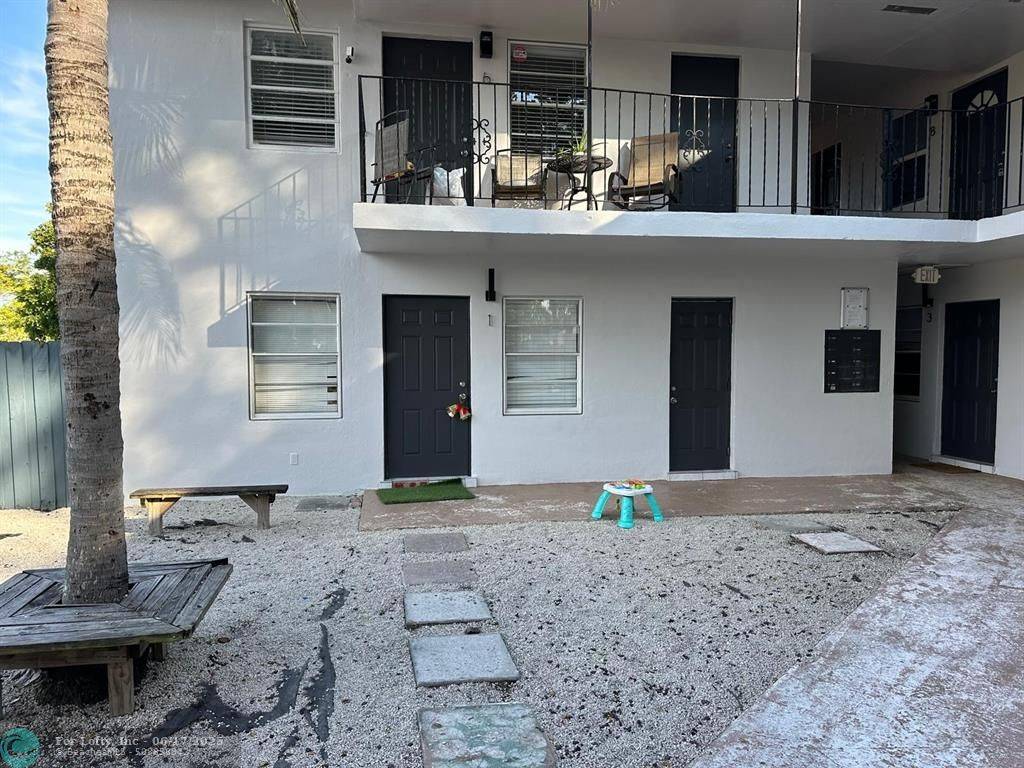 600 NE 46th Ct  #10, Oakland Park, FL 33334