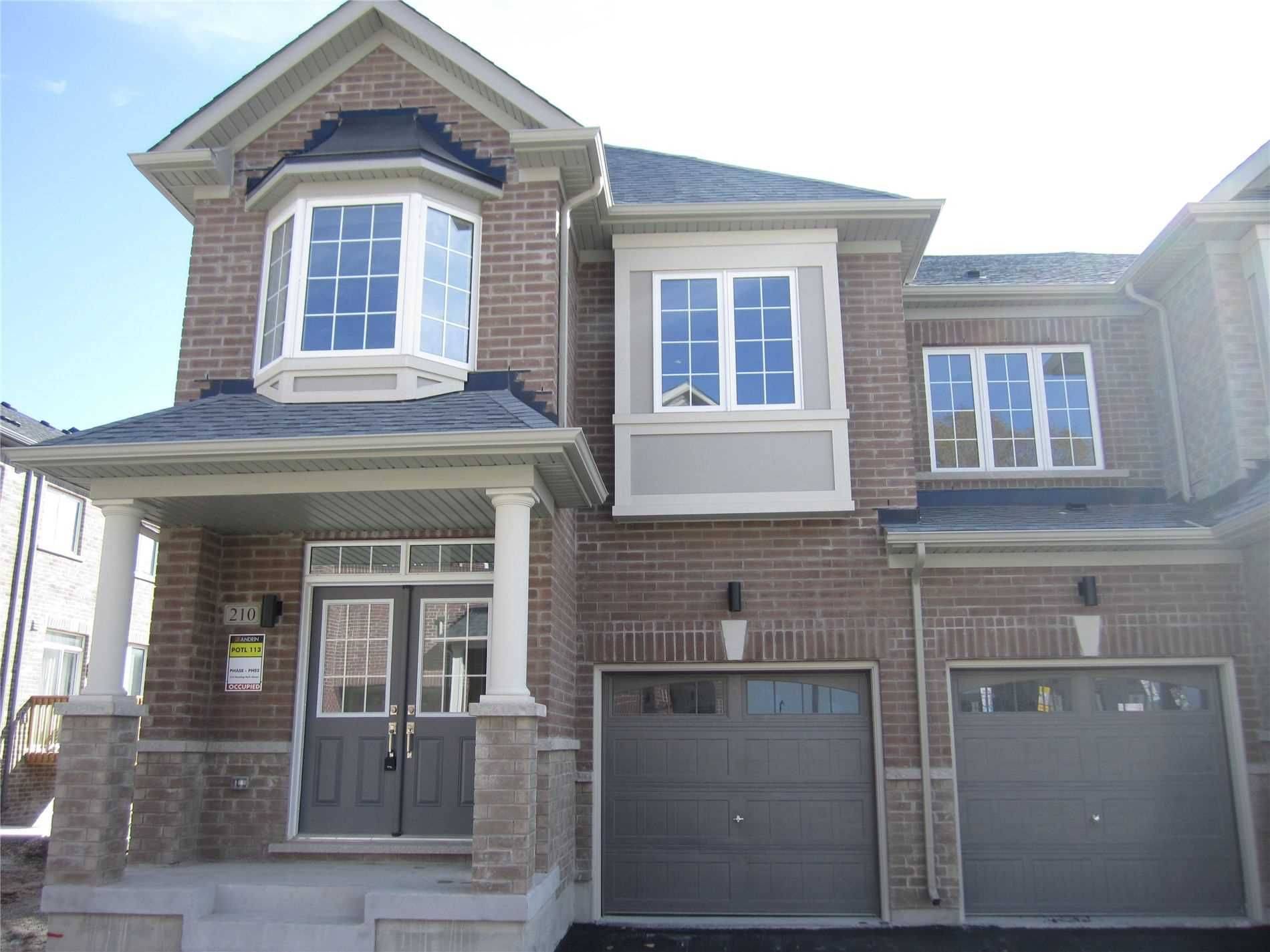 210 Harding Park ST, Newmarket, ON L3Y 0E3