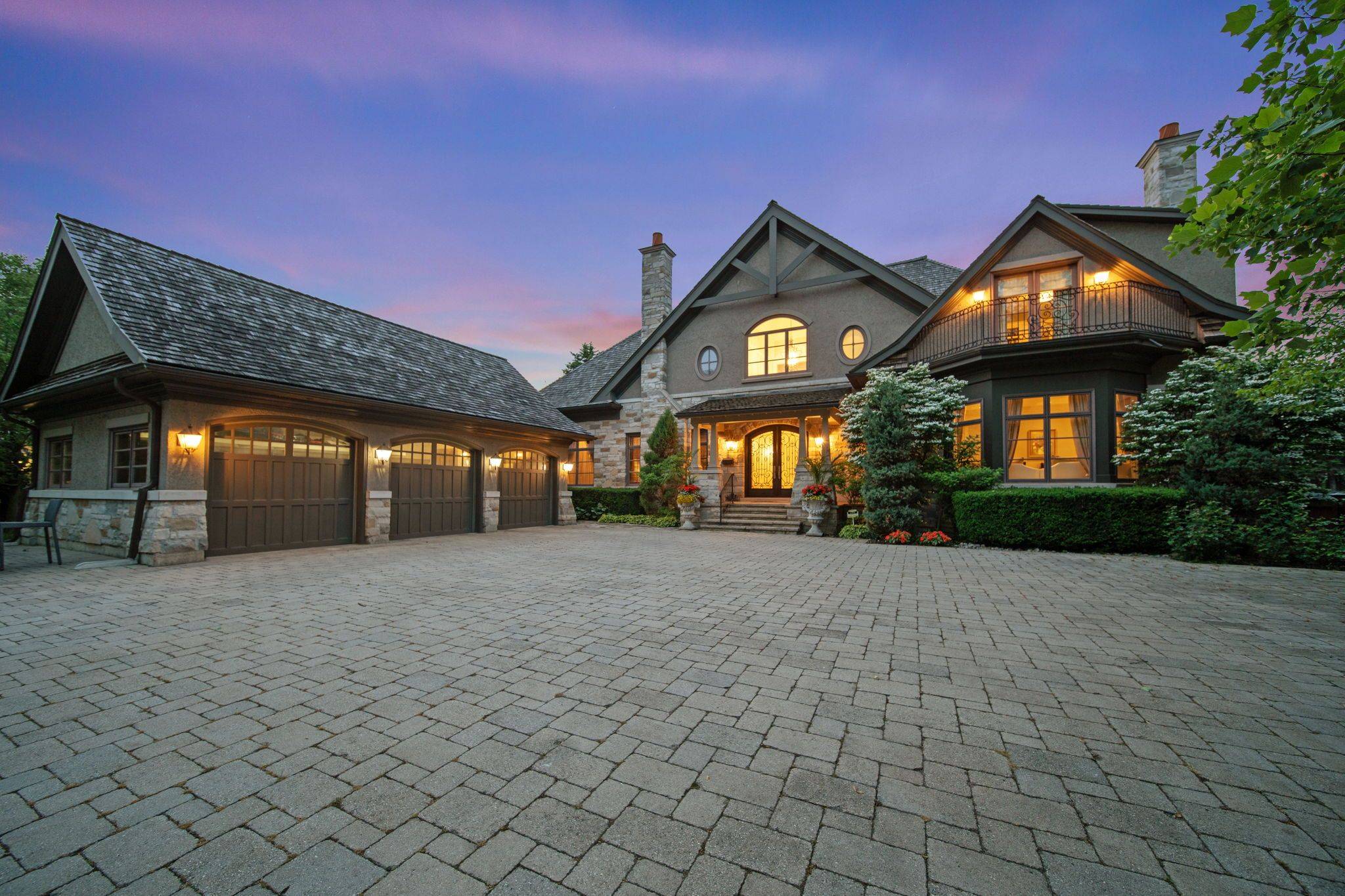 55 Thornbank RD, Vaughan, ON L4J 2A1