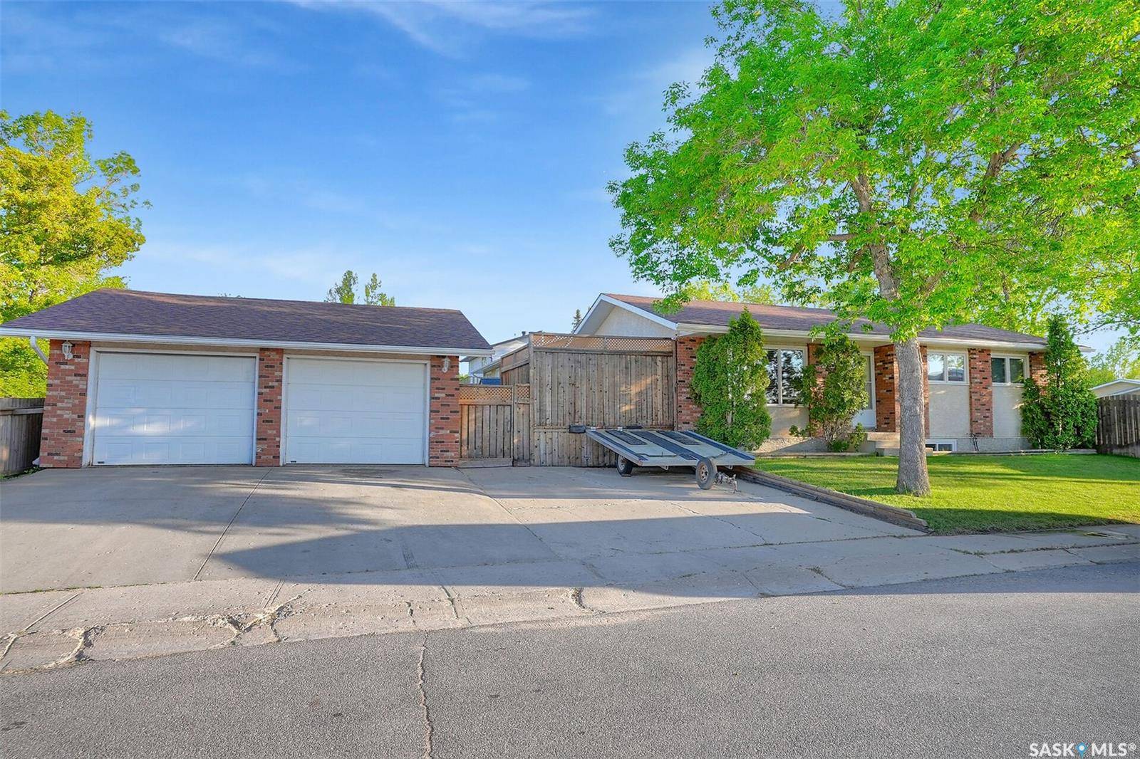 Regina, SK S4T 7J3,11 Dempsey AVENUE