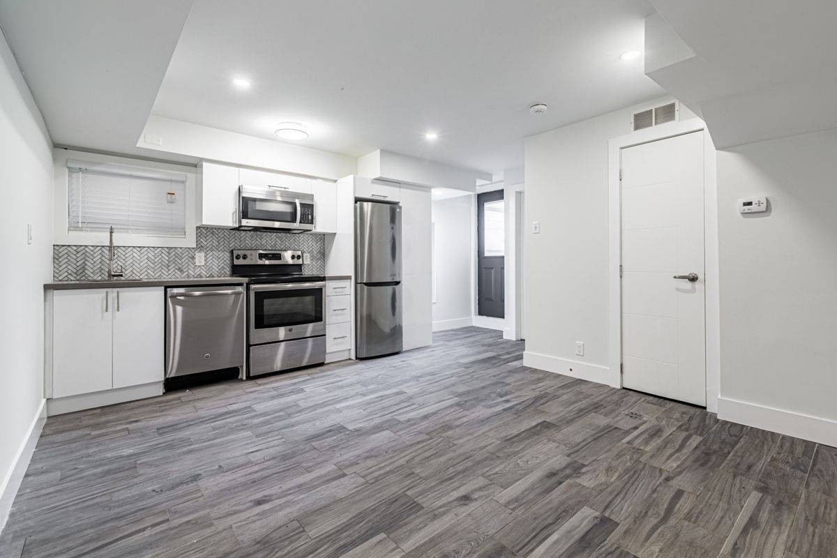 Toronto W02, ON M6H 3W9,600 St. Clarens AVE #3