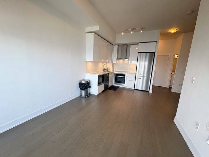 Toronto W06, ON M8V 0J1,30 Shore Breeze DR #6306