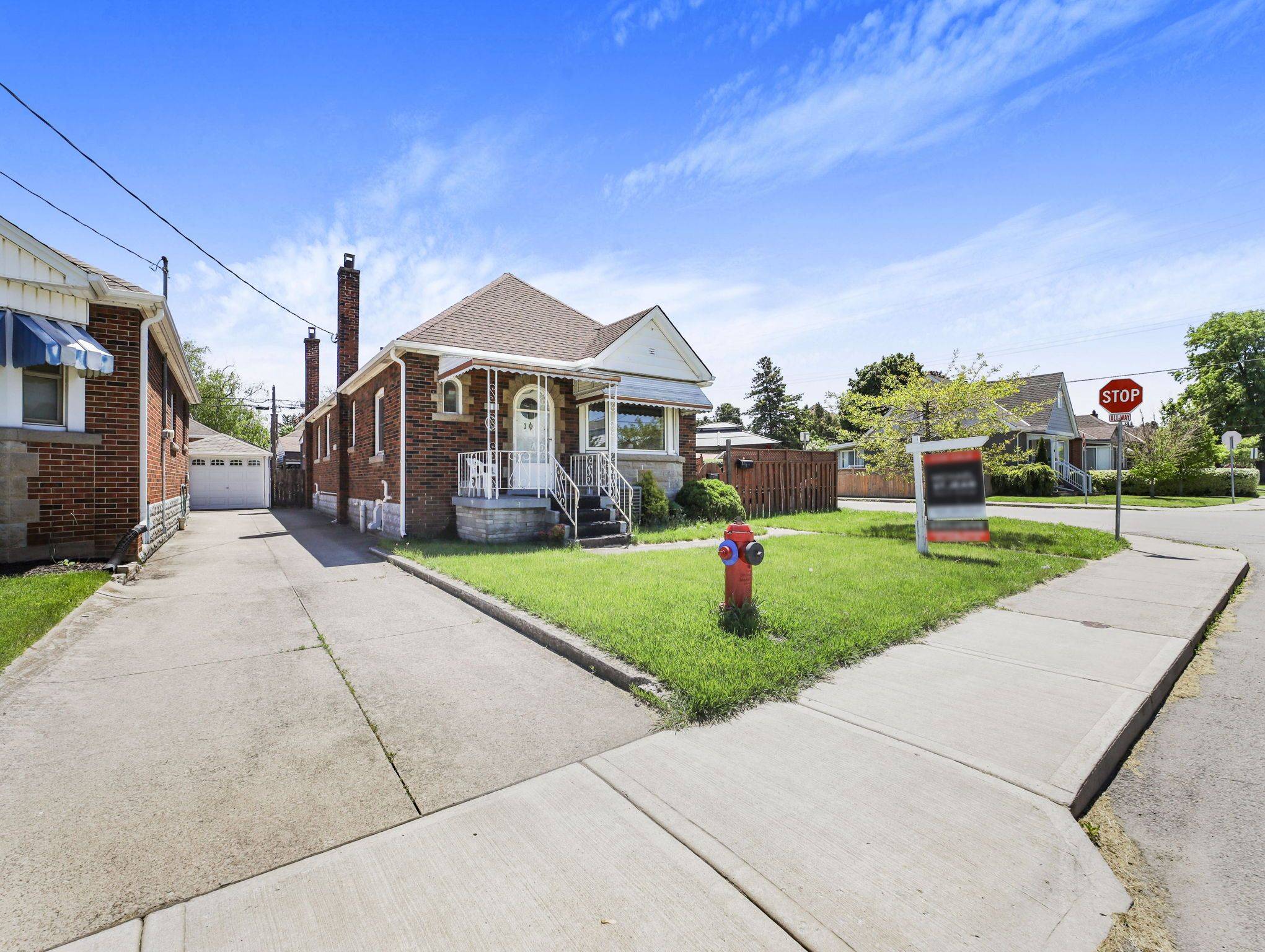 Hamilton, ON L8K 2X3,89 Cameron AVE S
